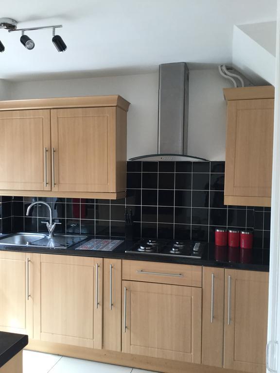 4 Bed House Next To Basildon Town Centre Villa Exterior foto