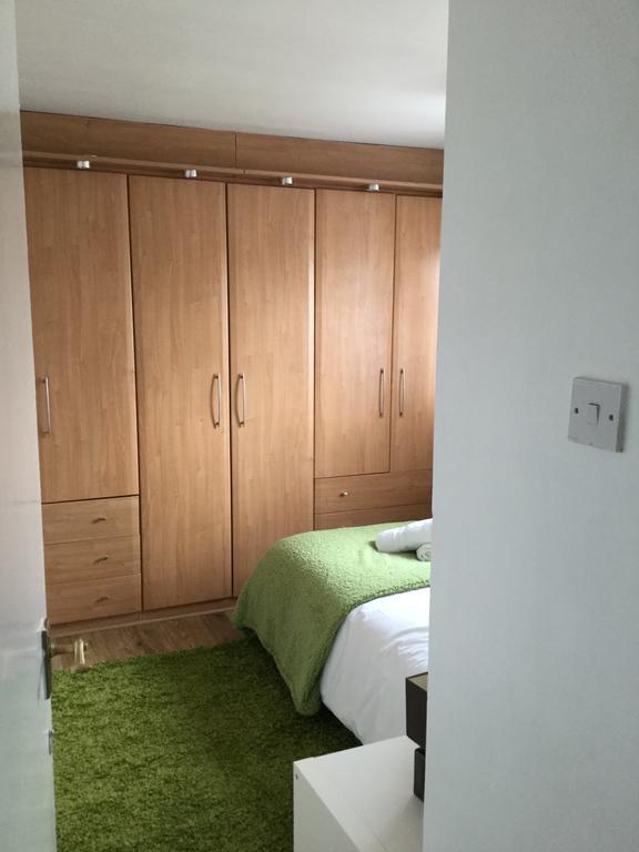 4 Bed House Next To Basildon Town Centre Villa Exterior foto