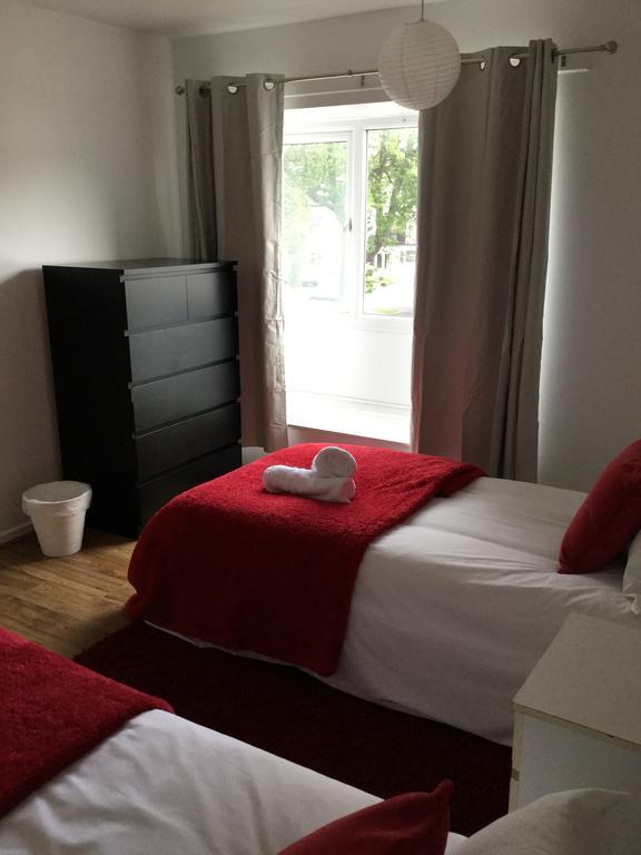 4 Bed House Next To Basildon Town Centre Villa Exterior foto