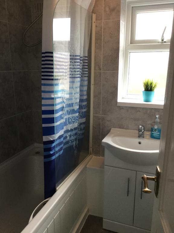 4 Bed House Next To Basildon Town Centre Villa Exterior foto